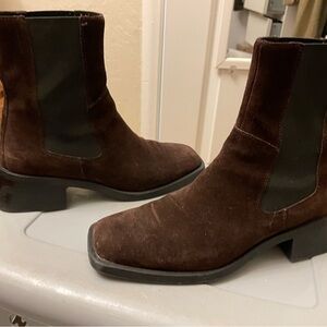Vagabond Shoemaker Chelsea boots suede brown size 8/ size 38